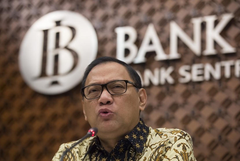 Gubernur Bank Indonesia Agus D.W. Martowardojo memberikan keterangan pers hasil Rapat Dewan Gubenur di Gedung Bank Indonesia, Jakarta, Selasa (17/11). 