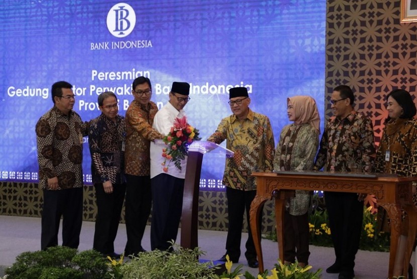 Gubernur Bank Indonesia Agus DW Martowardojo meresmikan Bank Indonesia Kantor Perwakilan Provinsi Banten.