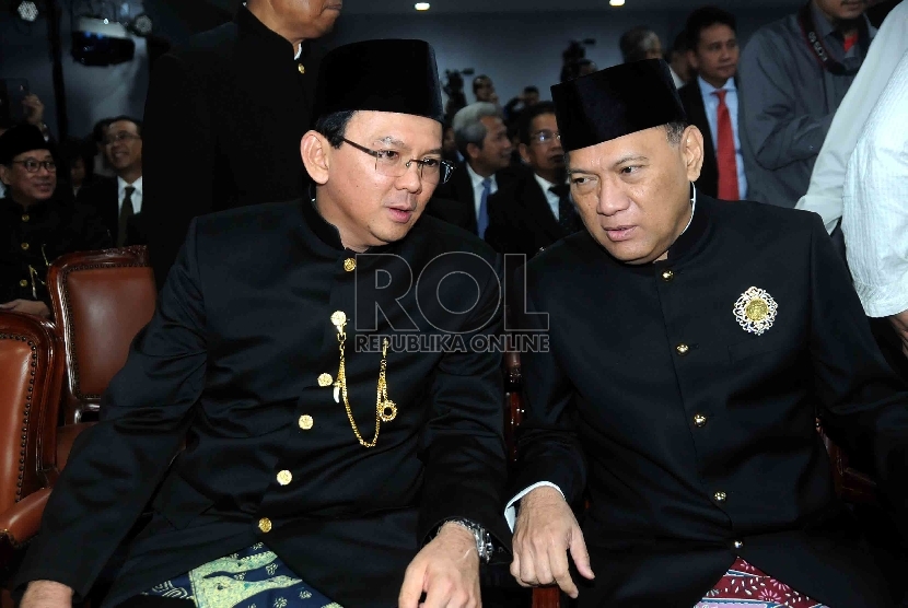  Gubernur Bank Indonesia (BI) Agus Martowardojo (kananh) serta Gubernur DKI Jakarta Basuki Tjahaja Purnama alias Ahok (kiri) saat menghadiri peresmian kantor perwakilan BI Provinsi DKI Jakarta di Jalan Juanda, Jakarta Pusat, Senin (22/6).