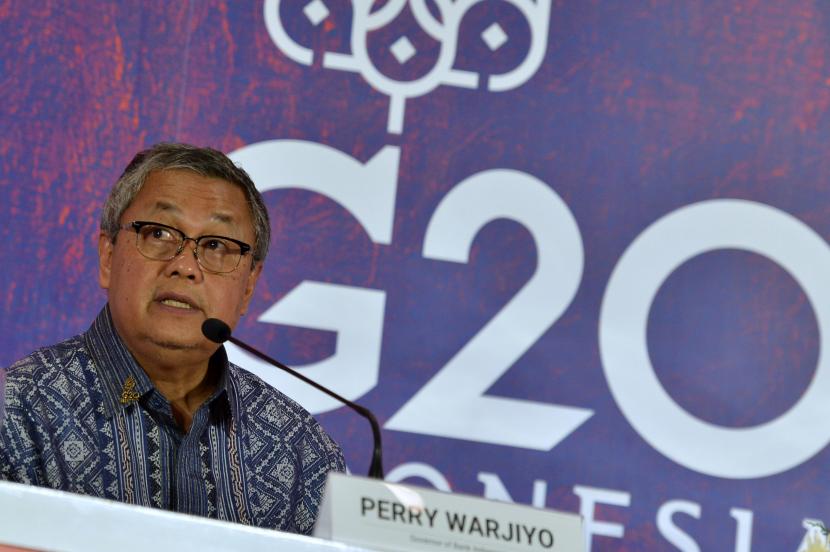 Gubernur Bank Indonesia Perry Warjiyo menyampaikan keterangan saat konferensi pers hasil 3rd Finance Ministers and Central Bank Governors (FMCBG) G20 di Nusa Dua, Badung, Bali, Sabtu (16/7/2022). 