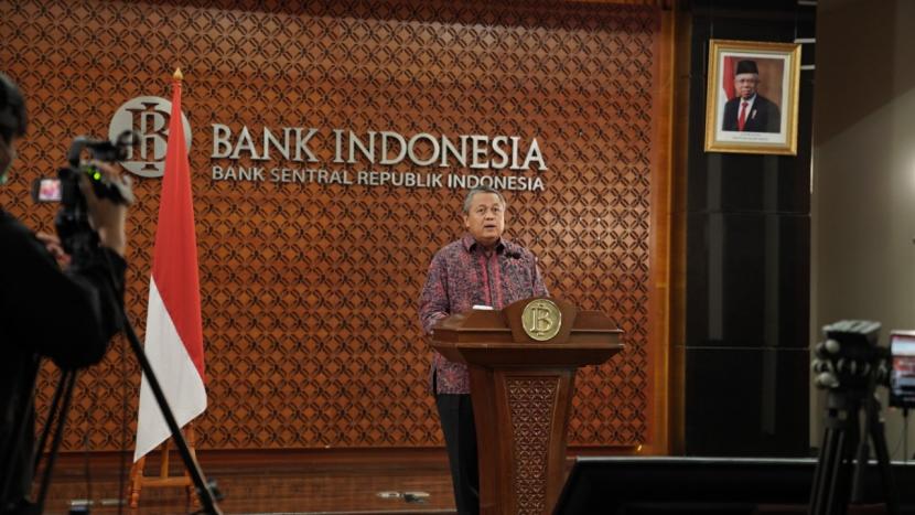 Gubernur Bank Indonesia, Perry Warjiyo menyampaikan perkembangan stabilitas ekonomi terkini dalam menghadapi wabah Covid-19, Selasa (24/3).