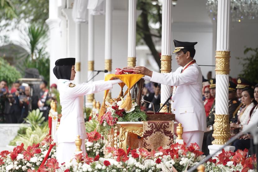 Gubernur DIY, Sri Sultan Hamengku Buwono X memimpin upacara peringatan HUT RI ke-78 di Istana Kepresidenan Gedung Agung, Kota Yogyakarta, Kamis (17/8/2023).