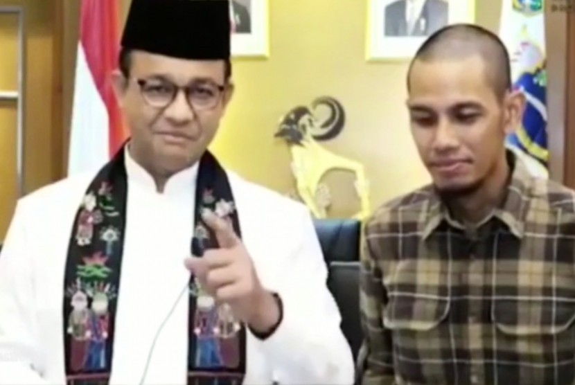 Gubernur DKI Jakarta, Anies Baswedan (kiri) dan Willy Kurniawan (kanan)