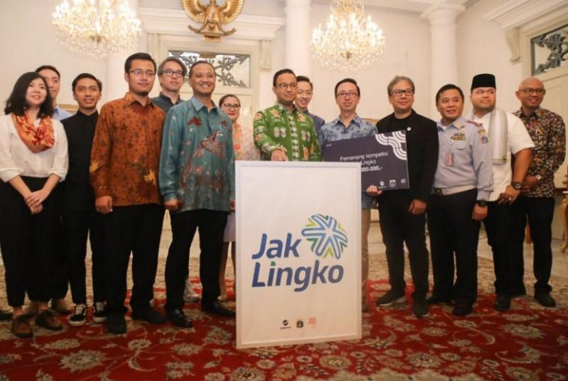 Gubernur DKI Jakarta Anies Baswedan meluncurkan program transportasi terintegrasi yang disebut Jak Lingko