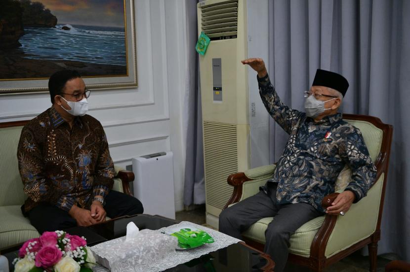 Gubernur DKI Jakarta Anies Baswedan menemui Wakil Presiden Maruf Amin untuk menyampaikan undangan pernikahan putri Anies Baswedan.