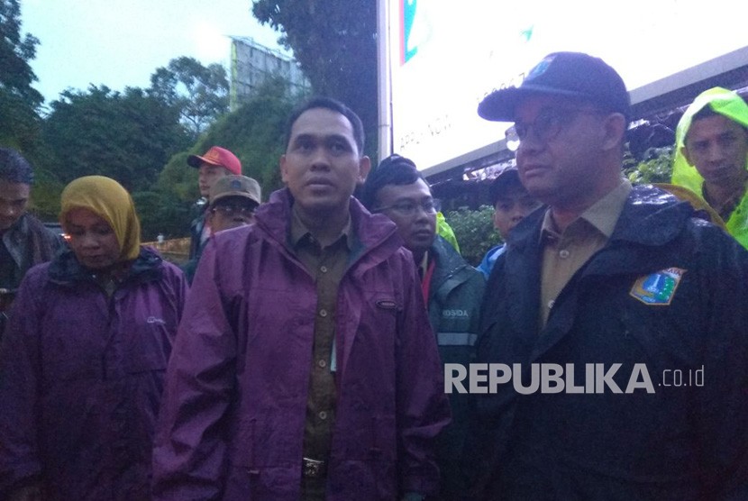  Gubernur DKI Jakarta Anies Baswedan saat meninjau terowongan Dukuh Atas.