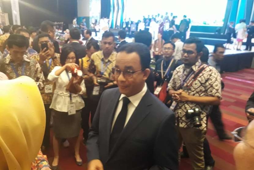 Gubernur DKI Jakarta Anies Rasyid Baswedan menghadiri kongres perserikatan Pemerintah Kota dan Pemerintah Daerah dunia di wilayah Asia Pasific atau yang dikenal dengan United Cities and Local Governments Asia-Pacific (UCLG ASPAC) ke-7 yang digelar di Dyandra Convention Center Surabaya, 13-14 September 2018.