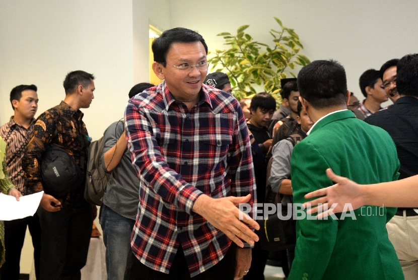  Gubernur DKI Jakarta Basuki Tjahaja Purnama atau Ahok mendatagi Gedung DPP PPP Djan Faridz di Jakarta, Senin (17/10). 