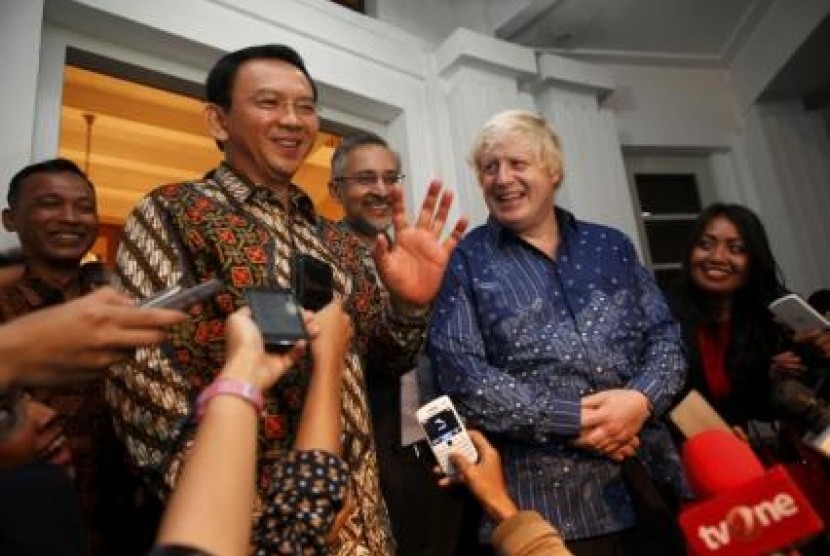 Gubernur DKI Jakarta, Basuki Tjahaja Purnama, bersama Wali Kota London, Boris Johnson, di Balaikota DKI Jakarta.