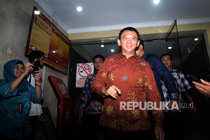 Gubernur DKI Jakarta Basuki Tjahaja Purnama usai menjalani pemeriksaan di Bareskrim Mabes Polri, Jakarta, Kamis (25/2).