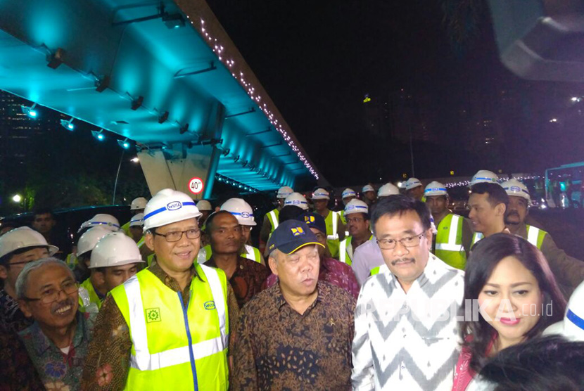 Gubernur DKI Jakarta Djarot Saiful Hidayat saat peluncuran Open Traffic Simpang Susun Semanggi, Jumat (28/7) malam. 