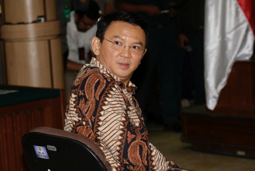 Terdakwa kasus penitaan agama Basuki Tjahaja Purnama alias Ahok menjalani sidang perdana di PN Jakarta Utara, Selasa (13/12). 