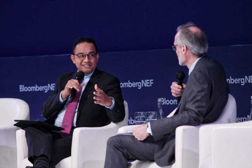 Gubernur DKI Jakarta periode 2017-2022, Anies Rasyid Baswedan menjadi pembicara di Bloomberg NEF Summit,  salah satu side event di G20 dan B20, di Nusa Dua, Bali. Anies diketahui saat ini juga menjadi bakal calon presiden untuk 2024 dari Partai Nasional Demokrat. (ilustrasi)  