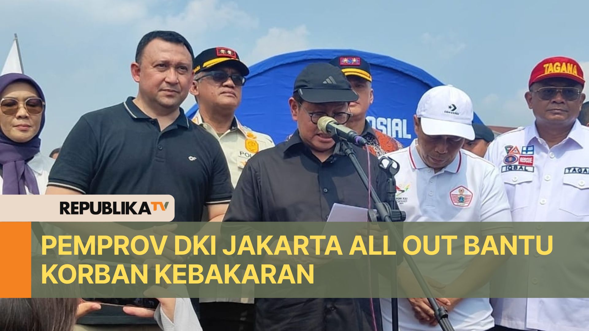 Gubernur DKI Jakarta Pramono Anung Wibowo menyampaikan keprihatinannya terhadap musibah kebakaran besar yang terjadi di Kapuk Muara, Kecamatan Penjaringan, Jakarta Utara, Jumat (6/6/2025). Kebakaran di kawasan padat penduduk itu menghanguskan sekitar 485 rumah dan menyebabkan lebih dari 3.200 jiwa terdampak hingga harus mengungsi.  Saya sebagai Gubernur Jakarta merasa prihatin dengan kebakaran yang terjadi. Kebakaran ini bermula dari salah satu bangunan semi-permanen, lapak, dan menyebar sangat cepat, ujar Pramono saat meninjau langsung lokasi pengungsian warga, Ahad (8/6/2025).
