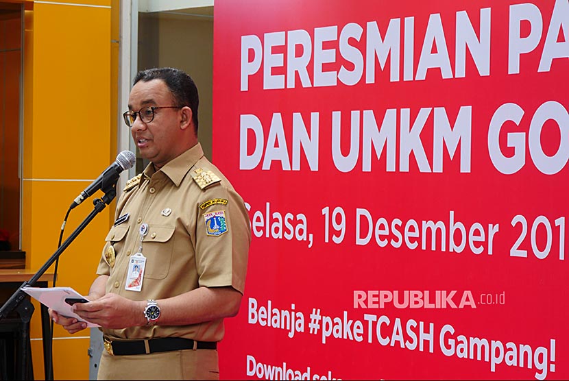 Gubernur DKI Jakarta turut hadir dalam acara Soft Launching Pasar Rakyat dan UMKM Go Digital, di Pasar Mayestik, Kebayoran Baru, Jakarta Selatan, Selasa (19/12). 
