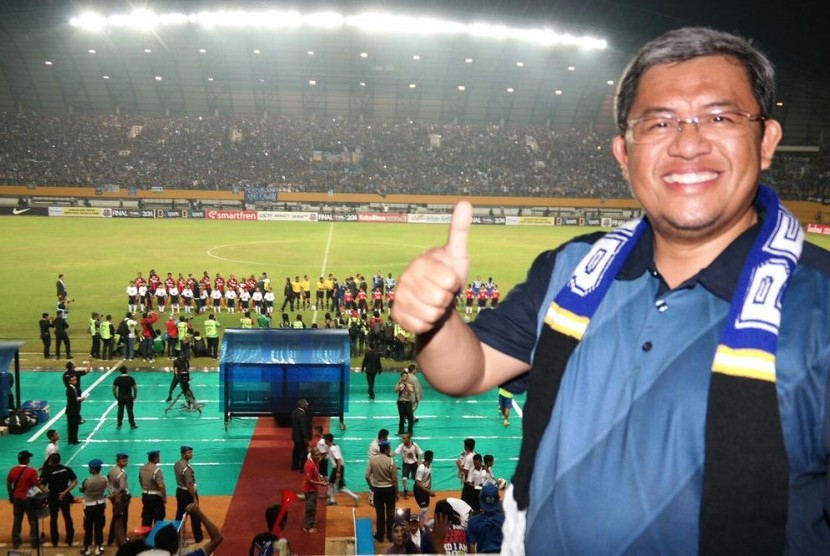Gubernur Jabar Aher di Stadion Jakabaring.