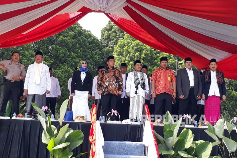 Gubernur Jabar Ahmad Heryawan (Aher) menghadiri Peringatan Hari Santri Nasional Tingkat Jabar di Alun-Alun Bandung, Kamis (26/10).
