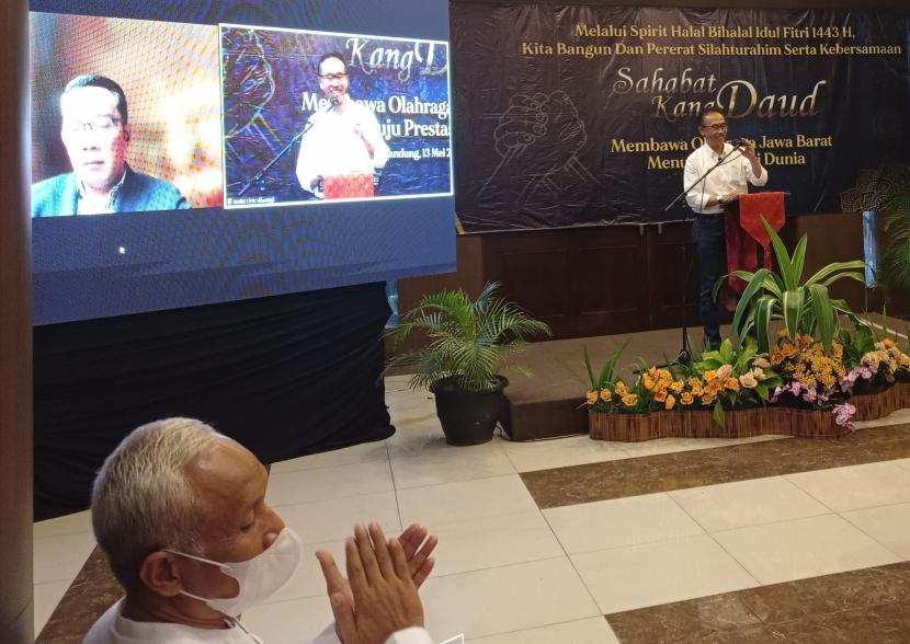 Gubernur Jabar Ridwan Kamil hadir secara video teleconference pada Halal Bihalal Sahabat Kang Daud di Bandung, Jumat 13/5/2022