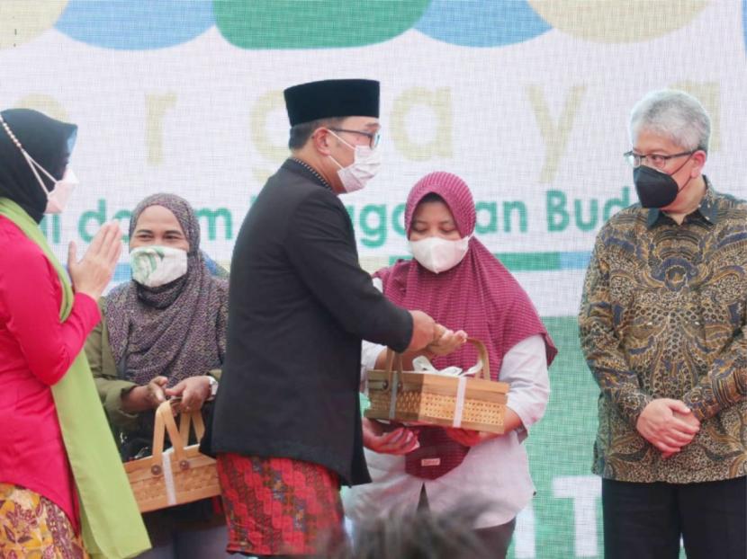 Gubernur Jabar Ridwan Kamil hadiri acara Babos6 di Kabupaten Kuningan. 