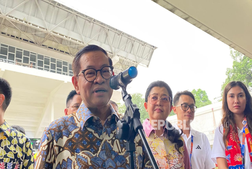Gubernur Jakarta Pramono Anung saat memberikan keterangan di kawasan GBK, Jakarta Pusat, Kamis (23/10/2025). 