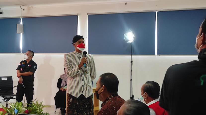 Gubernur Jateng Ganjar Pranowo saat berada di kampus Politeknik Akbara Solo.