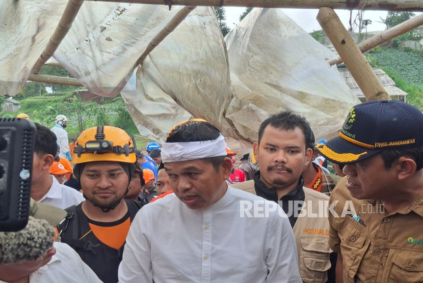 KDM Angkat Putra Dua Polisi yang Gugur dalam Tugas Longsor Bandung Barat Jadi Anak Asuh