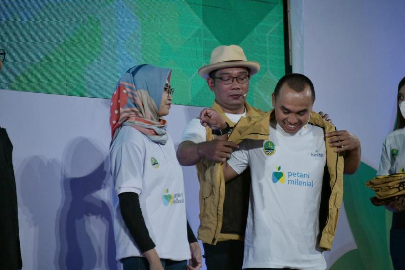 Gubernur Jawa Barat (Jabar), M Ridwan Kamil alias Kang Emil mewisuda 1.249 petani milenial di IPB, Kabupaten Bogor, Kamis (24/3/2022).