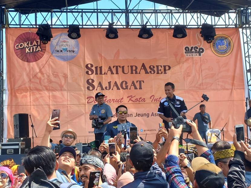 Gubernur Jawa Barat (Jabar) Ridwan Kamil mengapresiasi kegiatan Silaturasep yang digelar oleh Paguyuban Asep Dunia. 