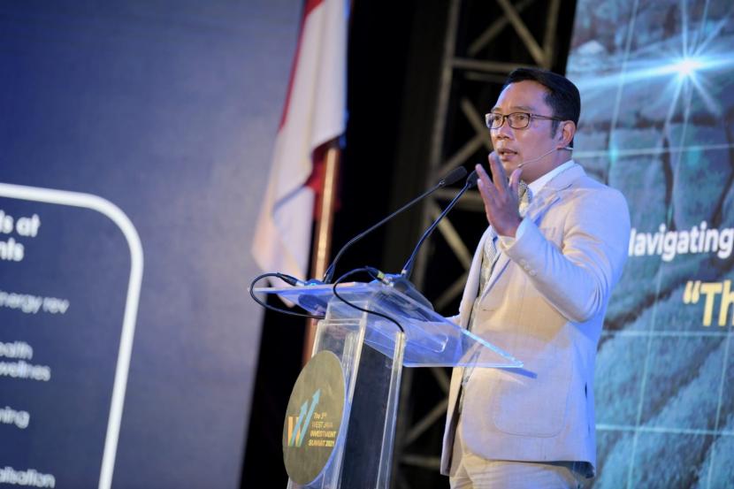Gubernur Jawa Barat Ridwan Kamil, Kamis (21/10) memastikan sektor ekonomi akan segera dipulihkan usai Pemprov Jabar berhasil mengendalikan pandemi Covid-19.