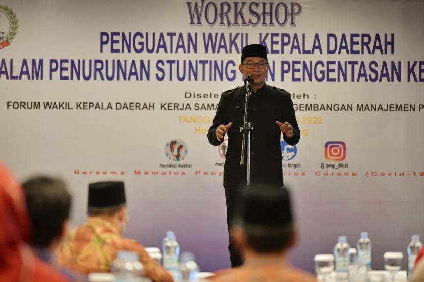 Gubernur Jawa Barat Ridwan Kamil memberikan wejangan kepada Forum Wakil Kepala Daerah se-Indonesia untuk menyatukan tujuan dalam penanganan tengkes atau stunting dan pengentasan kemiskinan ekstrem. 