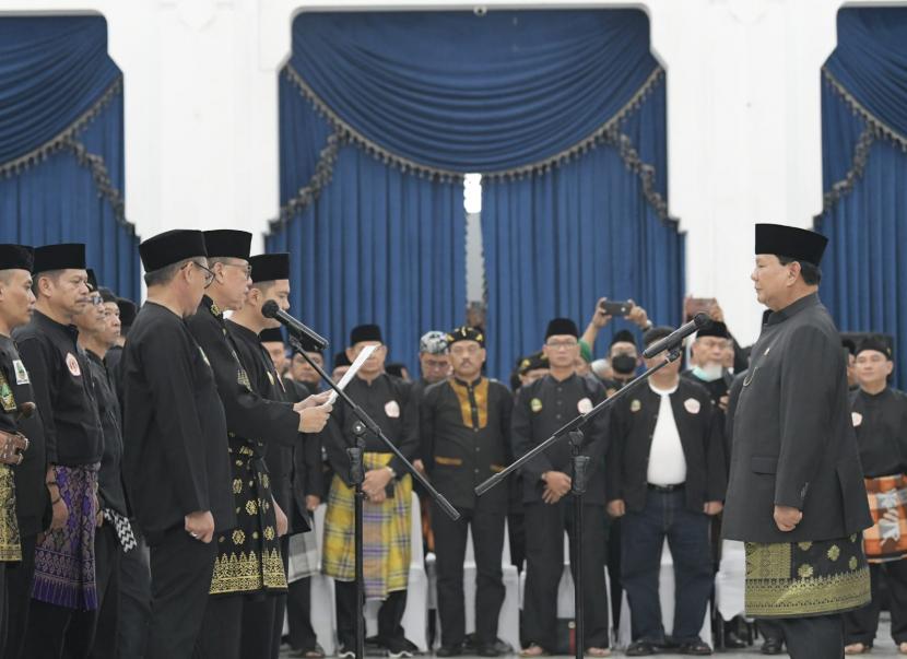  Gubernur Jawa Barat Ridwan Kamil mengatakan, Pemprov Jabar akan membangun padepokan pencak silat di Jatinangor, Kabupaten Sumedang.