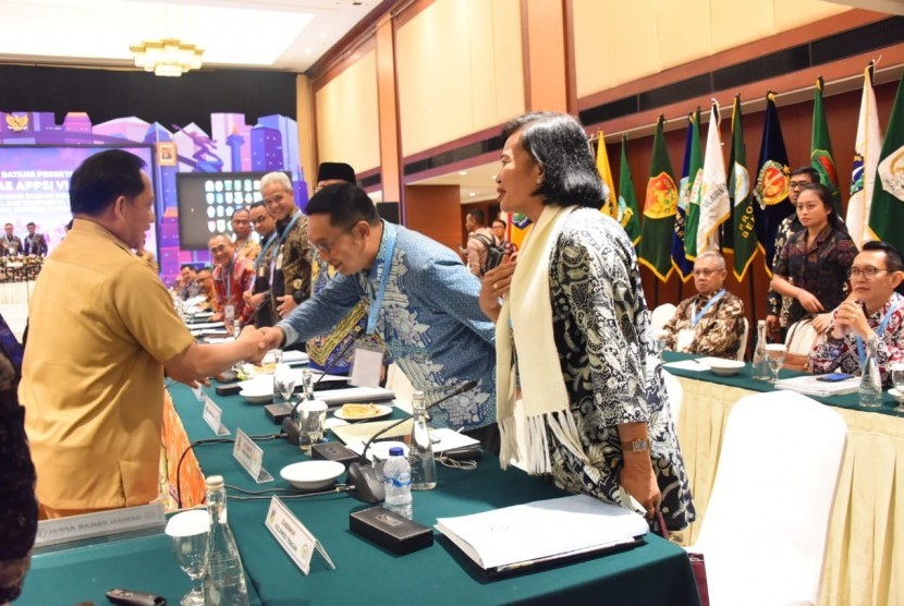  Gubernur Jawa Barat Ridwan Kamil menghadiri Musyawarah Nasional ke-VI Asosiasi Pemerintah Provinsi Seluruh Indonesia (APPSI) di Hotel Borobudur, Jakarta Pusat, Selasa (26/11)