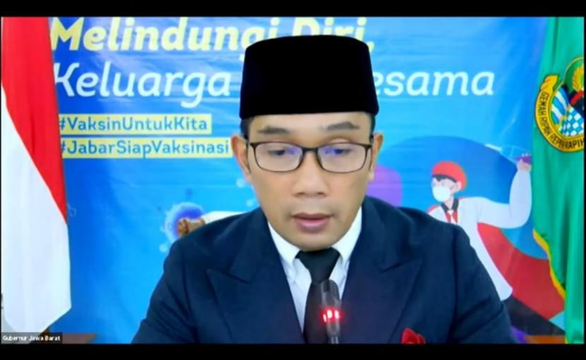 Gubernur Jawa Barat Ridwan Kamil saat menghadiri pembukaan Infrastruktur Forum - Road to West Java Investment Summit 2021 yang diselenggarakan Bank Indonesia dan Universitas Padjadjaran di Kota Bandung, Sabtu (14/8/2021).