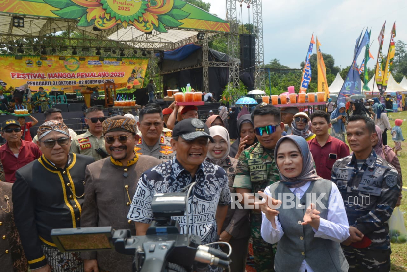 Pacu Geliat Ekonomi Kreatif, Ahmad Luthfi Minta Festival Mangga Pemalang Jadi Event Tahunan