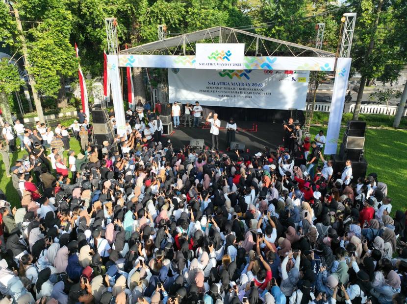 Gubernur Jawa Tengah Ganjar Pranowo, menghadiri peringatan Salatiga Mayday 2023 di Halaman Pemkot Salatiga, Kota Salatiga pada Jumat (5/5/2023).