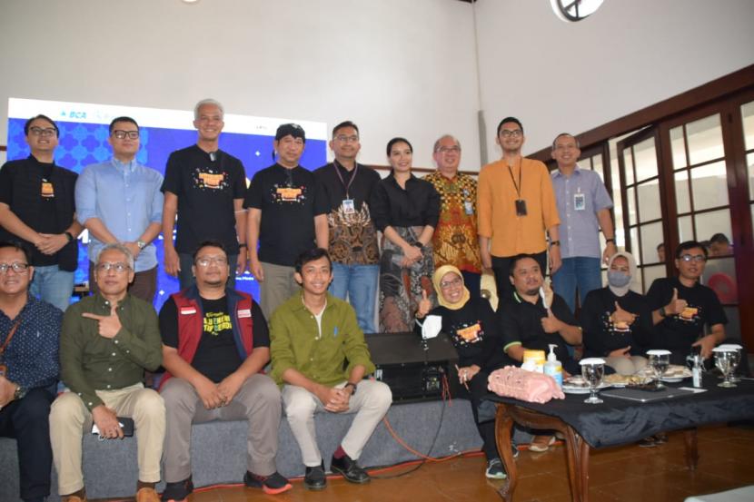 Gubernur Jawa Tengah Ganjar Pranowo meresmikan Hetero Space Banyumas di gedung eks Badan Koordinasi Wilayah (Bakorwil) III Banyumas – Pekalongan, di Jalan Gatot Subroto Nomor 75 Purwokerto, Jumat (16/12/22).