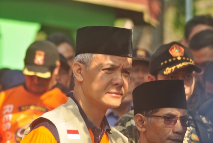 Gubernur Jawa Tengah, Ganjar Pranowo mengungkapkan, dalam rangka mengantisipasi penyebaran Covid-19, di unit-unit kesehatan sekarang ini tengah dilakukan pendataan peralatan yang semakin sulit didapatkan. 