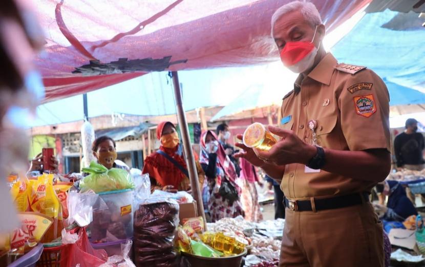 Gubernur Jawa Tengah Ganjar Pranowo  mengimbau masyarakat menerapkan pola hidup bersih dan sehat untuk mencegah berbagai penyakit, salah satunya hepatitis akut yang kini ramai diperbincangkan. (ilustrasi)