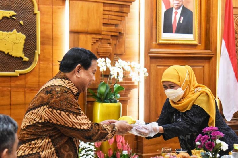 Gubernur Jawa Timur Khofifah Indar Parawansa memiliki kans yang sangat besar dalam Pemilu Presiden dan Wakil Presiden (Pilpres) 2024.