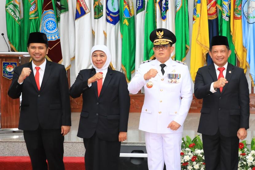 Khofifah Indar Parawansa menghadiri pelantikan Adhy Karyono sebagai penjabat (Pj) gubernur Jawa Timur (Jatim) di Gedung Sasana Bhakti Praja Kementerian Dalam Negeri, Jakarta, Jumat (16/2/2024). 