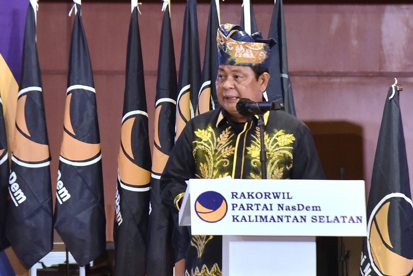 Gubernur Kalimantan Selatan, Dr (HC) H Sahbirin Noor atau Paman Birin saat menghadiri pembukaan Rapat Koordinasi Wilayah (Rakorwil) Partai Nasdem Kalsel, di Hotel Galaxy, Kamis (04/11) malam di Banjarmasin. 