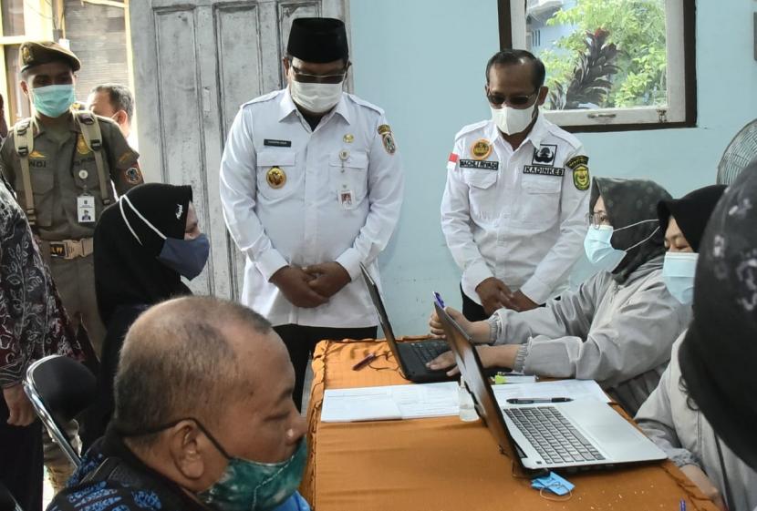 Gubernur Kalimantan Selatan, Sahbirin Noor kembali  turun ke desa (turdes) dalam rangka percepatan peningkatan prosentase vaksinasi .