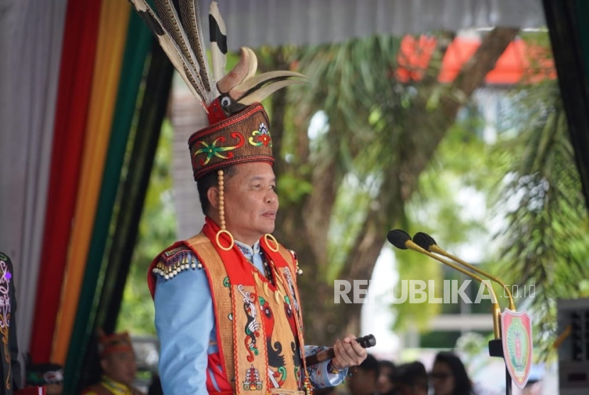 Gubernur Kalimantan Tengah H. Agustiar Sabran memimpin Upacara Hari Jadi ke-68 Provinsi Kalimantan Tengah.