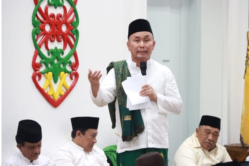 Gubernur Kalimantan Tengah H Sugianto Sabran dalam Peringatan Nuzulul Quran Tahun 2024 M / 1445 H sekaligus Haul ke 20 Abuya Sayyid Muhammad bin Alwi Al Maliki Al Hasani, Rabu malam (27/3/2024).