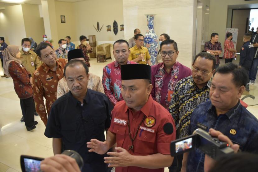  Gubernur Kalimantan Tengah (Kalteng) gelar Rapat Terbatas (Ratas) dengan para bupati wilayah barat.  