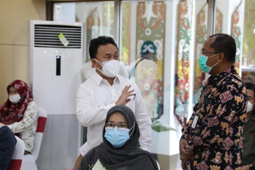 Gubernur Kalimantan Tengah (Kalteng) H Sugianto Sabran beserta Forkopimda melakukan Peninjauan Kegiatan Vaksinasi Covid-19 Bagi Ibu Hamil di Kalteng, bertempat di  Kantor Gubernur Kalteng, Kamis (26/8). 