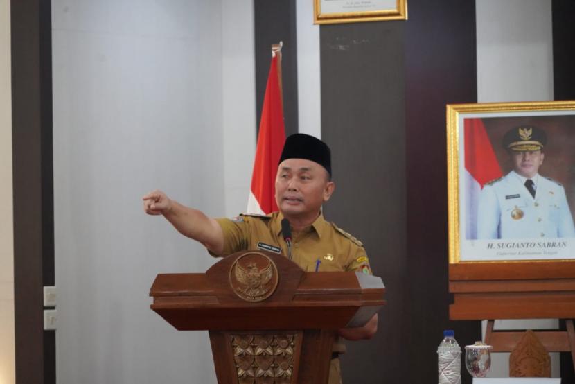 Gubernur Kalimantan Tengah (Kalteng) Sugianto Sabran mengajak seluruh masyarakat Kalteng untuk berperan aktif dalam memerangi korupsi.