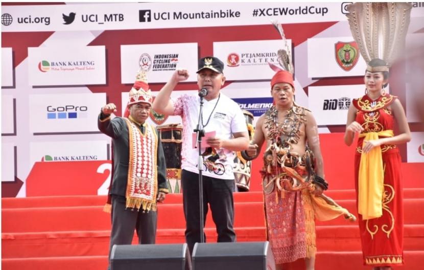 Gubernur Kalimantan Tengah (Kalteng) Sugianto Sabran menyampaikan suatu kebanggaan bagi Indonesia terpilih sebagai tuan rumah penyelenggaraan UCI MTB Eliminator World Cup Seri ke-8 di antara negara-negara ASEAN lainnya. 
