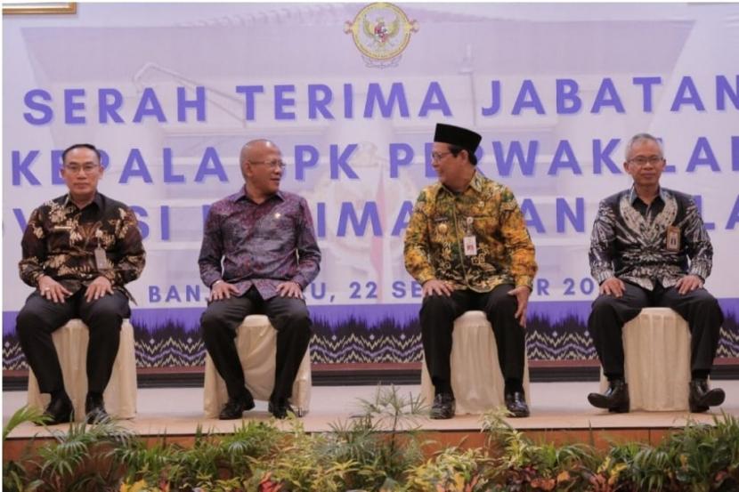 Gubernur Kalsel H. Sahbirin Noor menghadiri serah terima jabatan (sertijab) Kepala Badan Pemeriksa Keuangan (BPK) Perwakilan Provinsi Kalsel di Aula BPK, Banjarbaru, Kamis (22/9/2022).