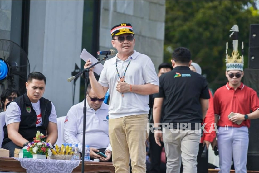 Gubernur Kalteng Agustiar Sabran meluncurkan kegiatan cek kesehatan gratis bagi pelajar dan mahasiswa, Senin (18/8/2025).